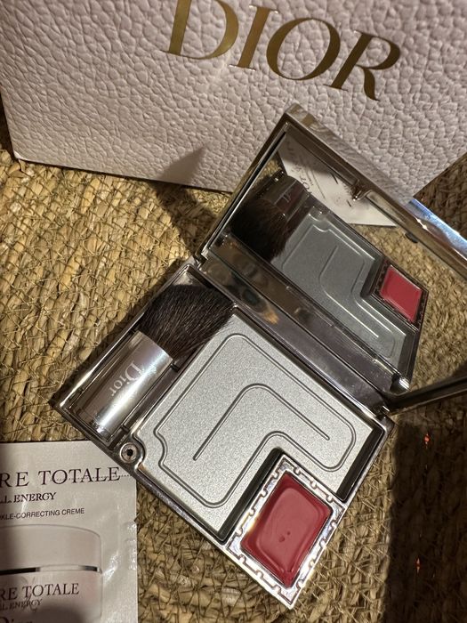 Оригинално Dior писмо (огледало и червило нови+ тестер Capture Totale