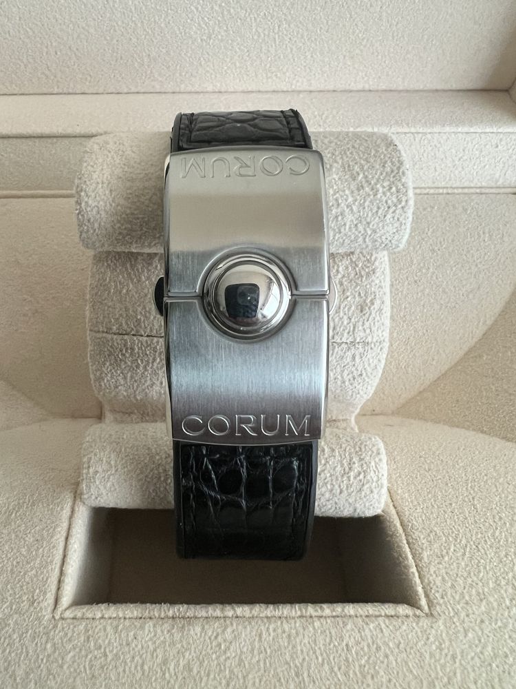 Corum-Bubble: 82.150.20 Automatic