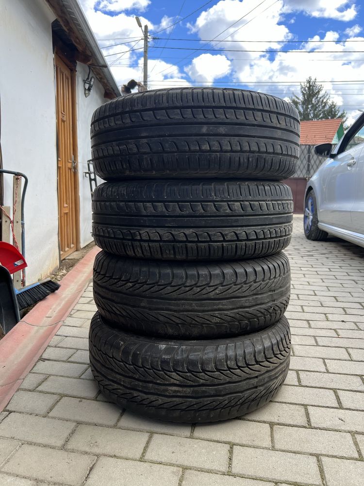 Set 4 Anvelope 215/65 R15