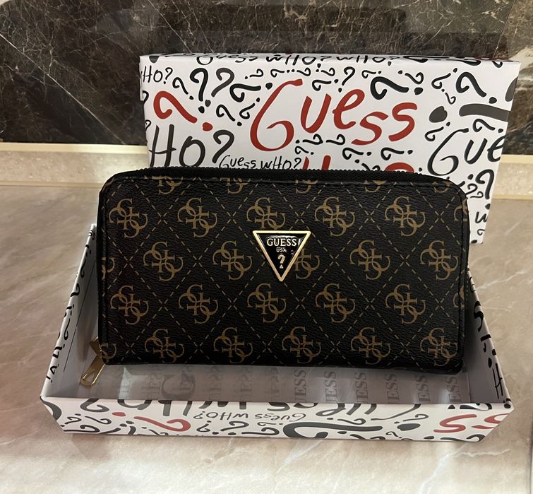 Дамско портмоне на Guess