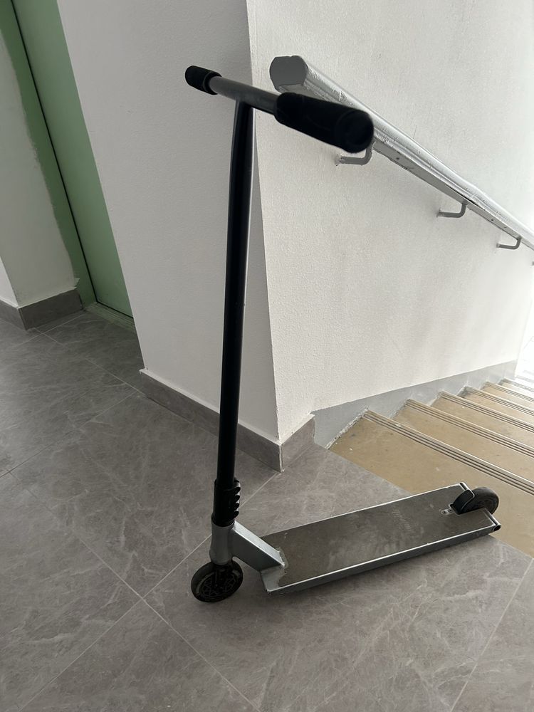 Трюковой самокат Invert Supreme Curbside L