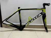 Cadru cursiera carbon Kuota Kobalt