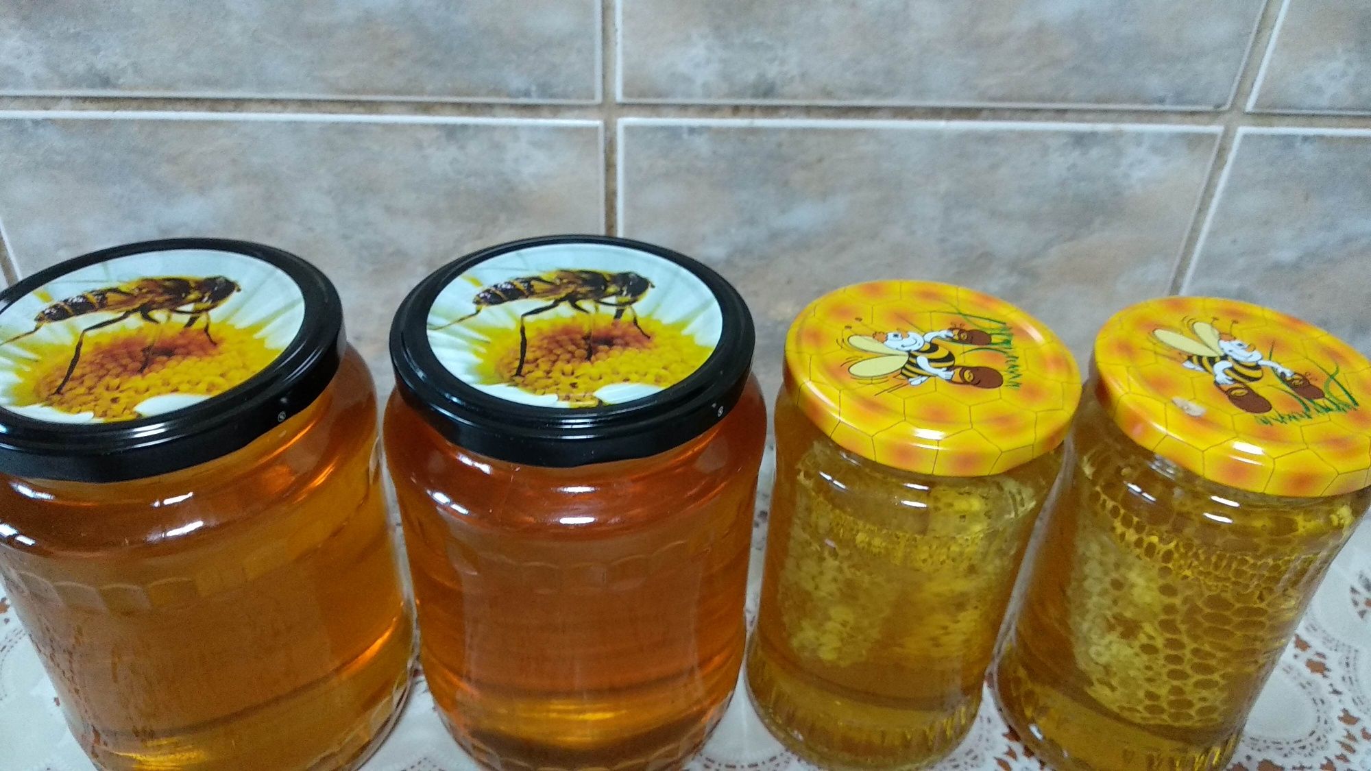 Miere si fagure cu miere