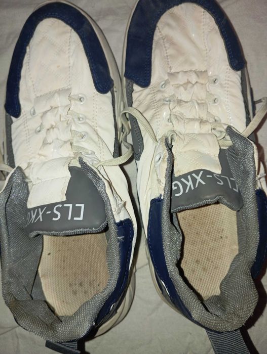 Продавам мъжки маратонки