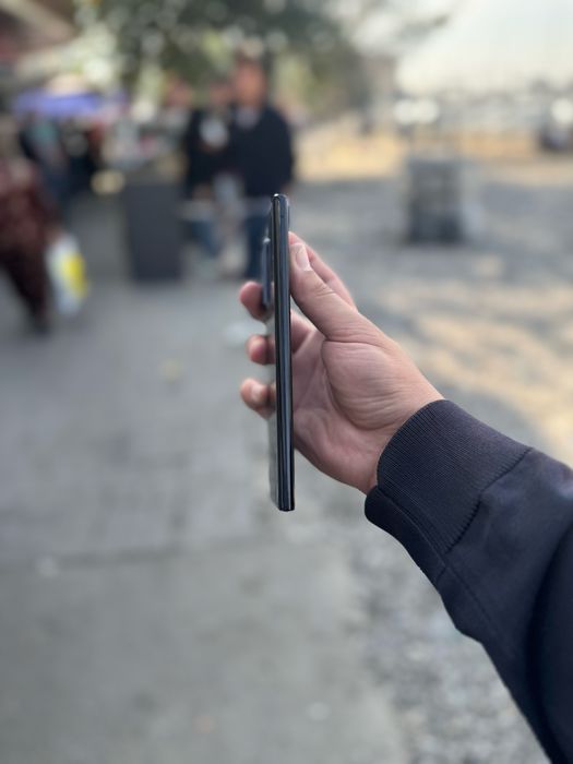 Samsung s20 8/256 радной без дефкта