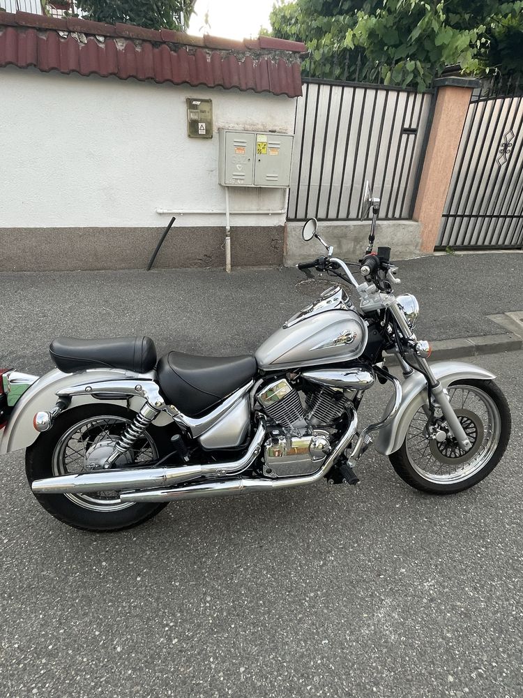 Suzuki Intruder 250cc NEGOCIABIL