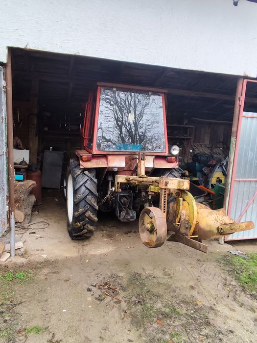 Tractor cu plug TO 445