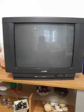 Televizor color Samsung cu tub catodic, în stare bună de funcționare