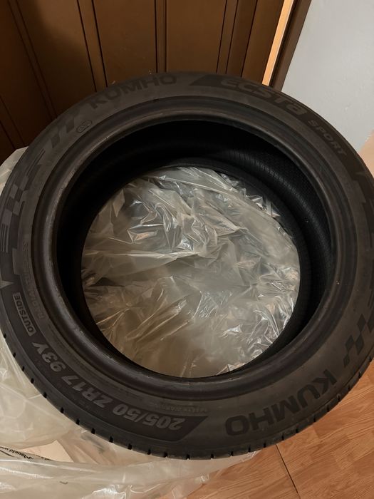 Vand 4 Anvelope Vara Kumho Ecsta Sport 205/50/ZR 17
