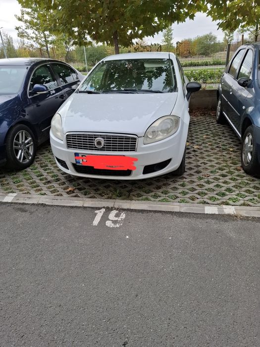 Vând Fiat linea  2010
