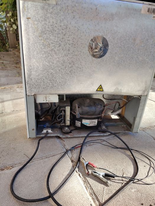 Компресорен хладилник Amica 12/ 24V с размери 34x48x51