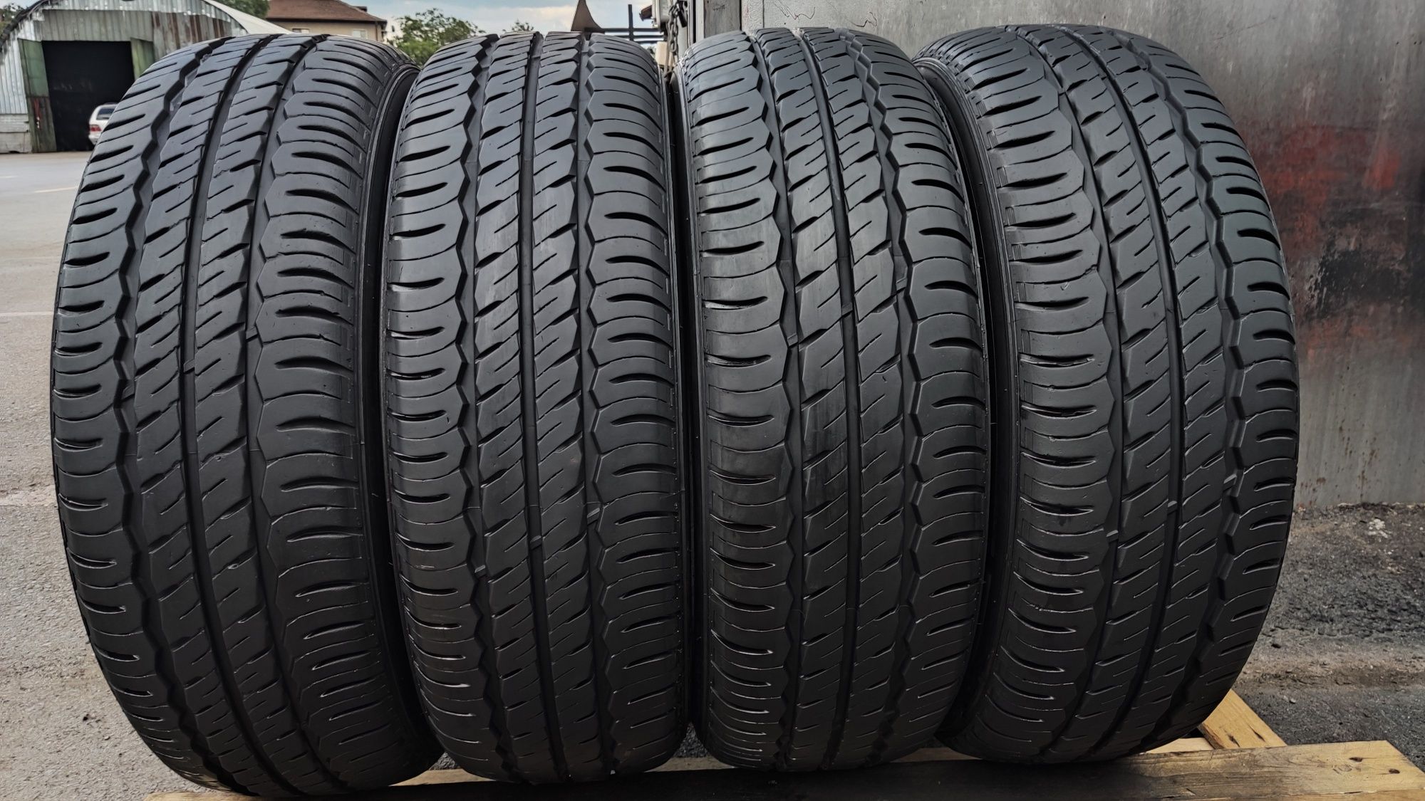 4бр. летни бусови гуми 205/65/16C Laufenn X Fit Van
dot23
8.8mm
Много
