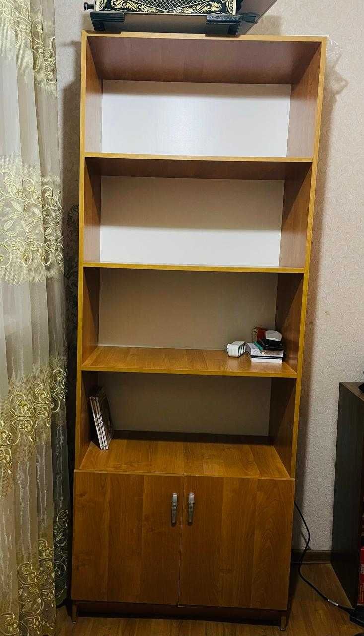 Срочно!Продается офисный шкаф