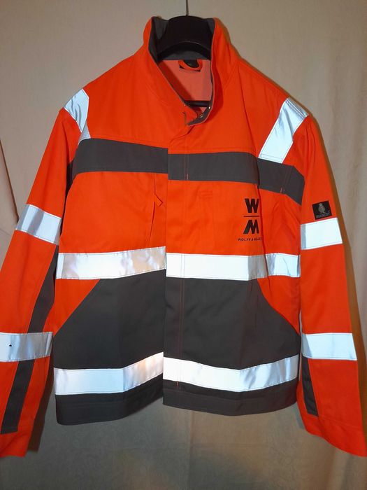 Pantaloni grosi marca Plaman nr 58-60 si geaca Mascot