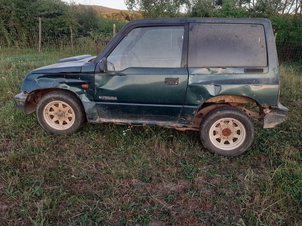 Vitara  de camp .