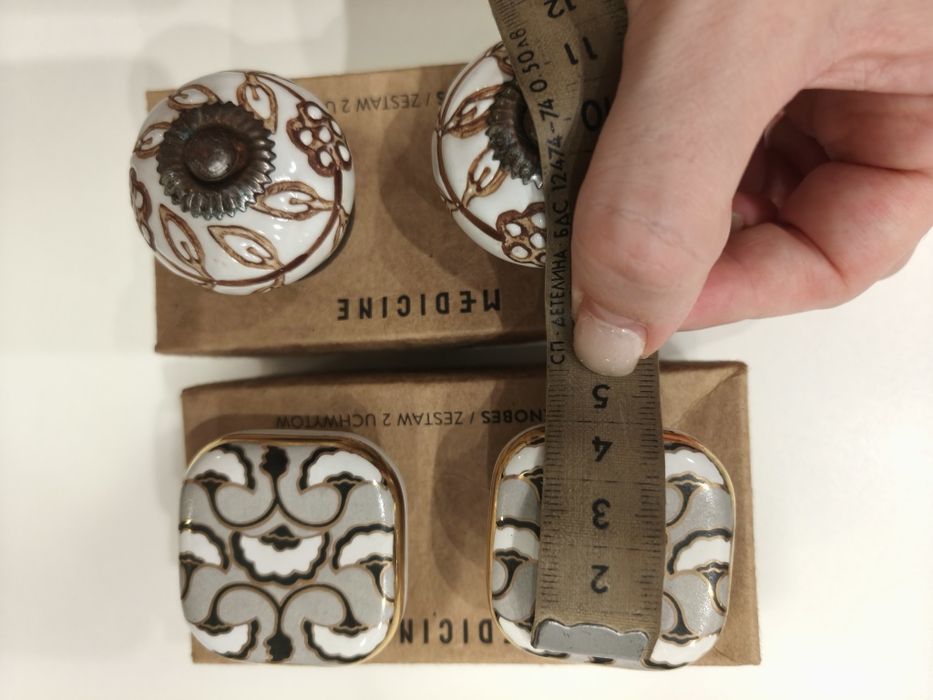 Порцеланови дръжки за мебели с цветни мотиви