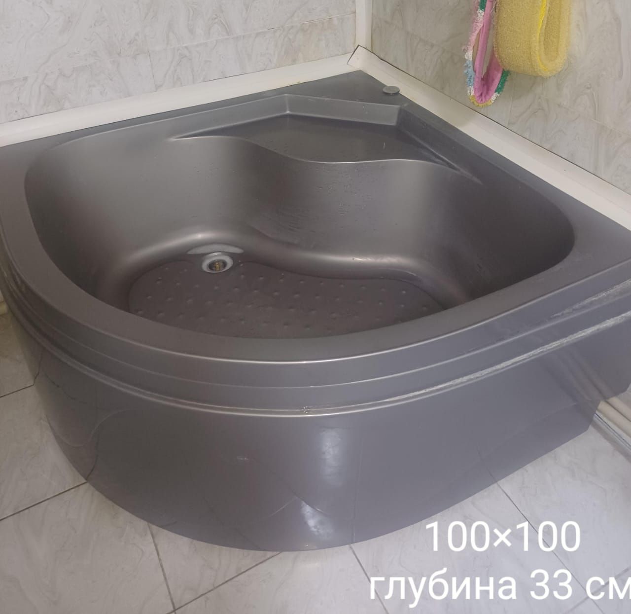 Поддон для душа  в идеальном состоянии