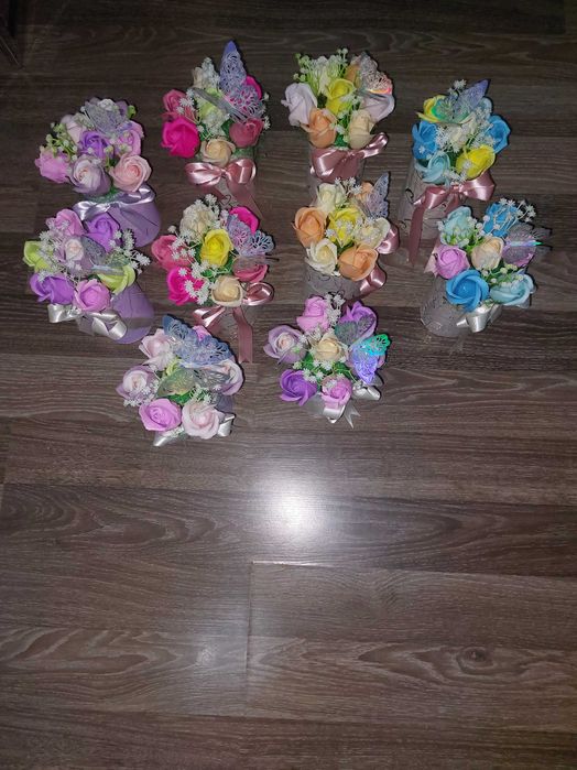 Кутии с по 7 броя ароматни, сапунени рози