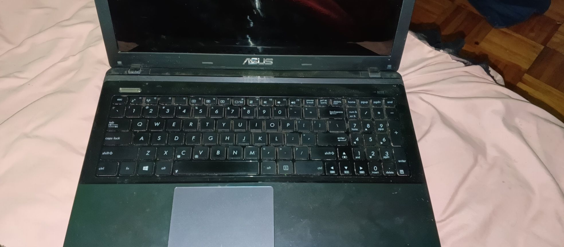 Продаётся срочно ноутбук ASUS8