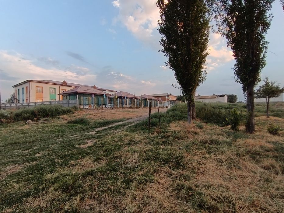 35 sotik dallaxovli sotiladi suv, gaz, svet,  molxonasi bor