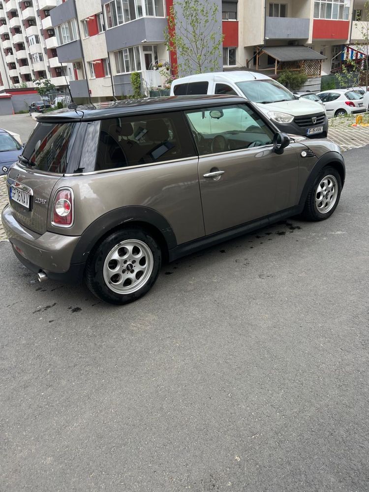 Masina mini Cooper