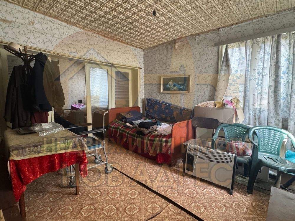 Самостоятелна Тухлена Къща Кв. Въбел , 1240 кв.м.