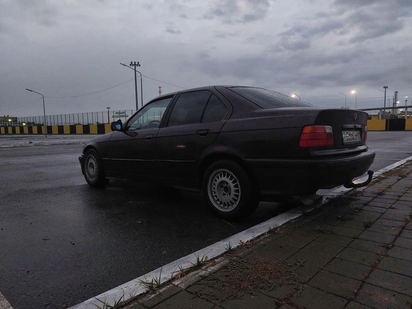 Продам BMW E36 318