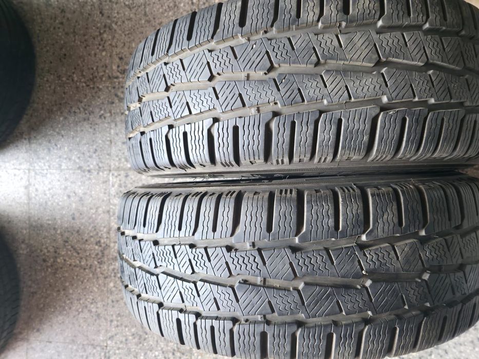2бр Зимни гуми Michelin Agilis 225/65/16C, dot 1218, 7mm.