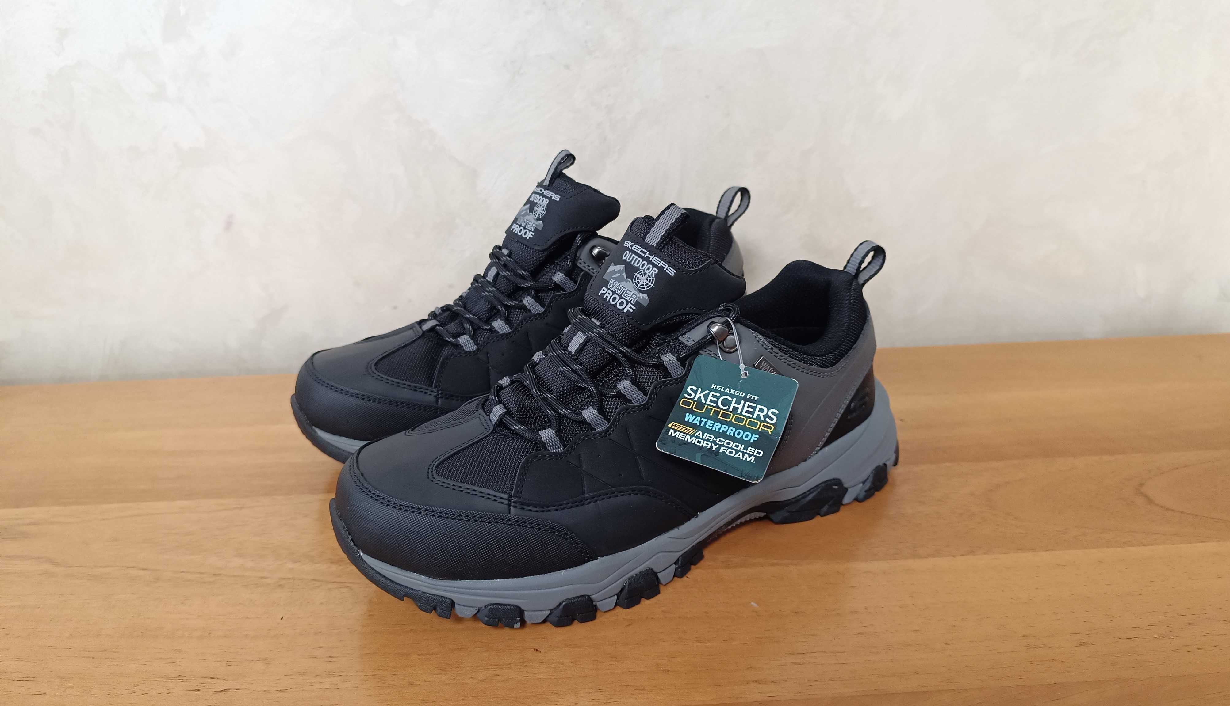 Skechers- Selmen-Чисто Нови в Кутия