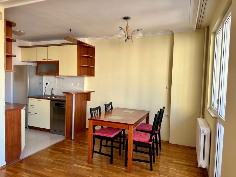 Дава се под наем Четиристаен апартамент в София, Белите брези - 120 кв.м за 700 € - Снимка #2