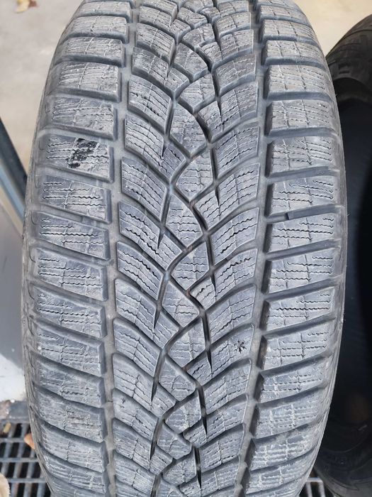 225 50 17, Зимни гуми Good Year