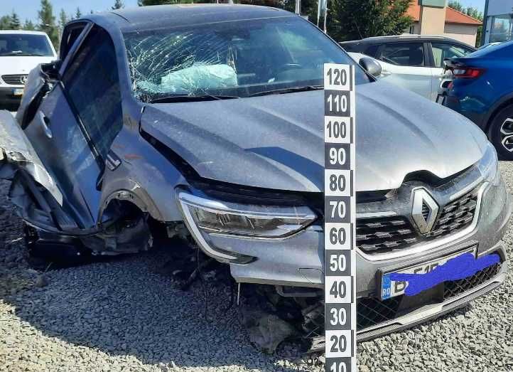 renault arkana 2023 1.3hibrid avariat
