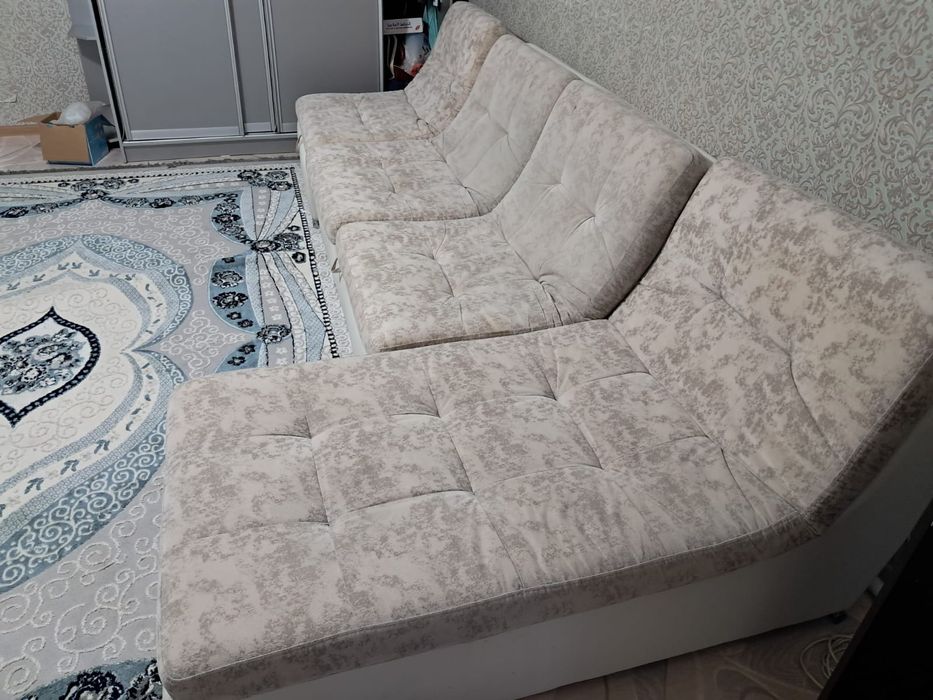 Диван для гостиной