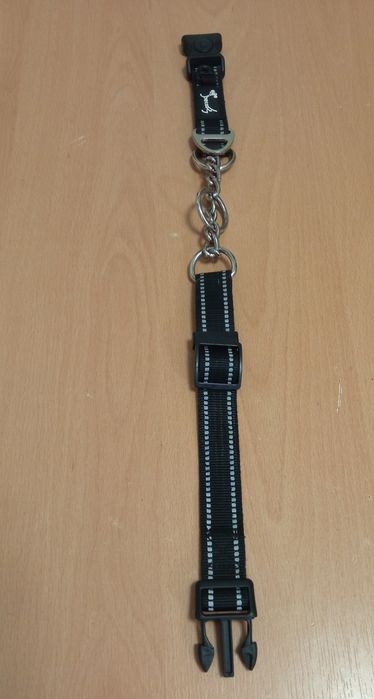 Zgarda ajustabila, noua din material textil rezistent,pentru câini