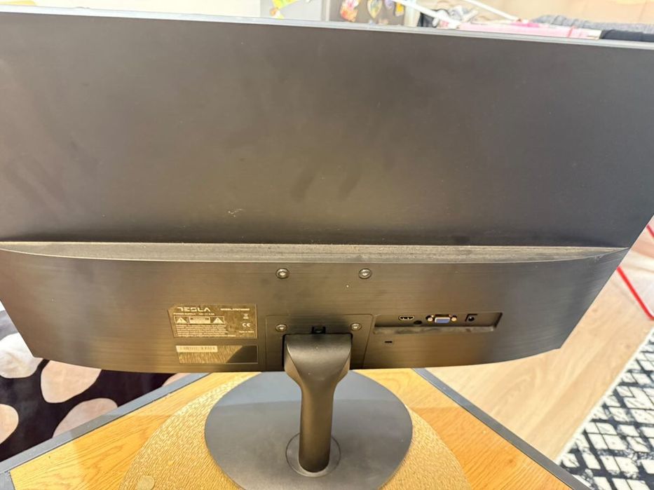 Продавам монитор