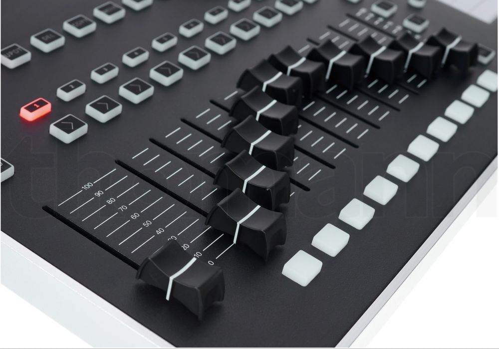 Controller DMX Lumini LightShark LS-1