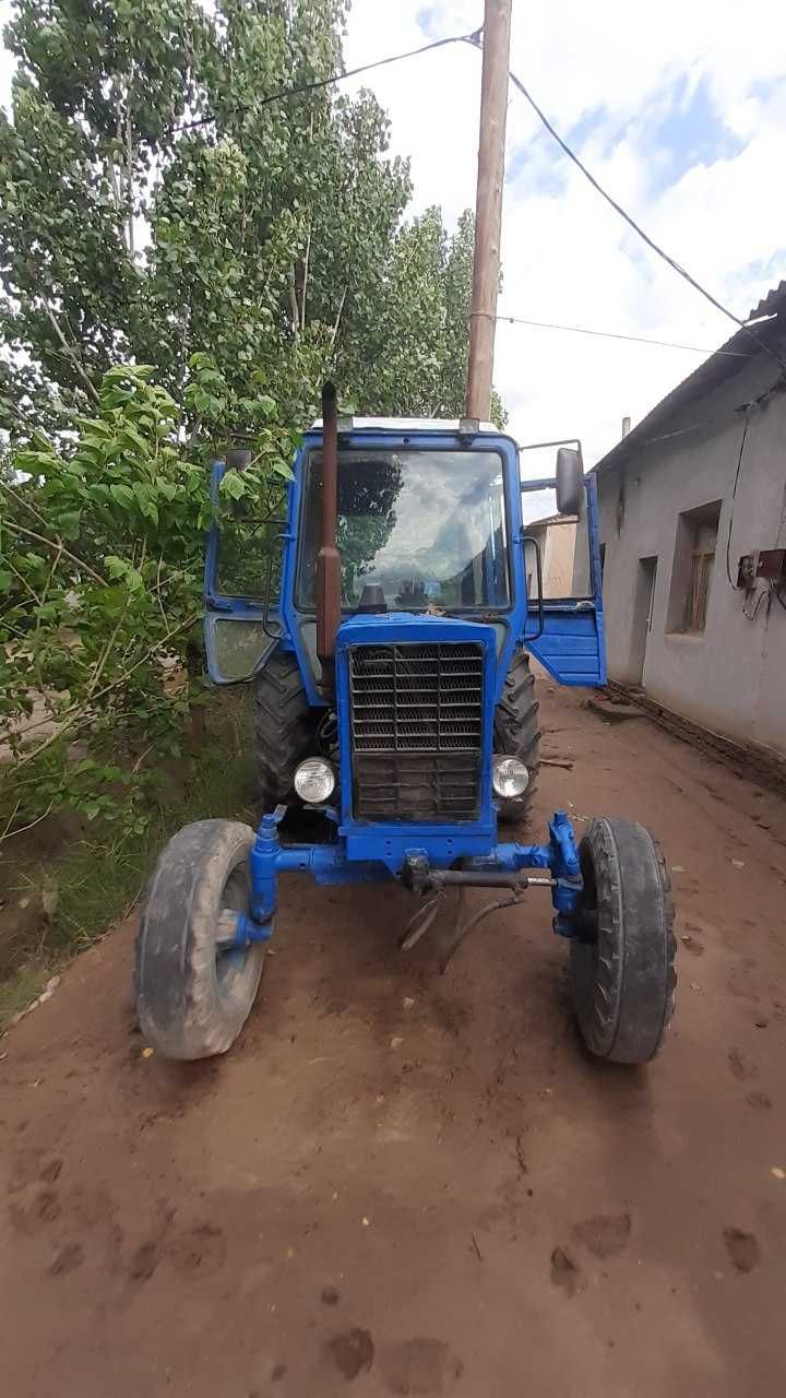 МТЗ-80 трактори сотилади