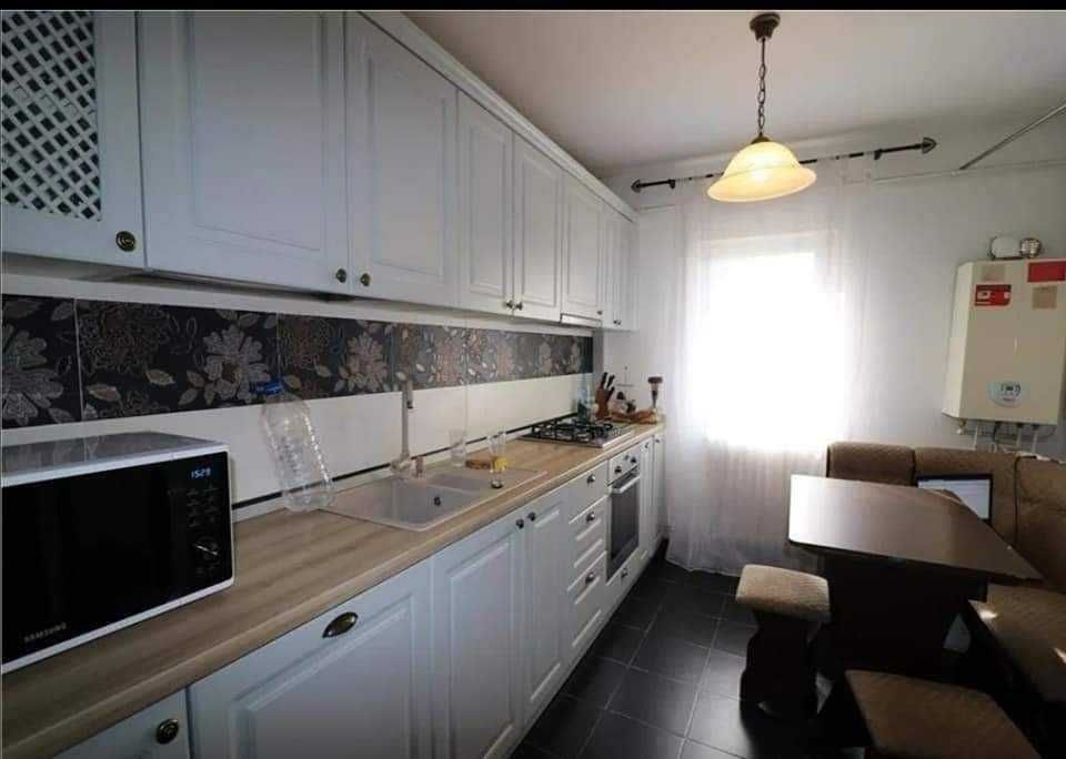 Persoana fizica apartament 4 camere iasi