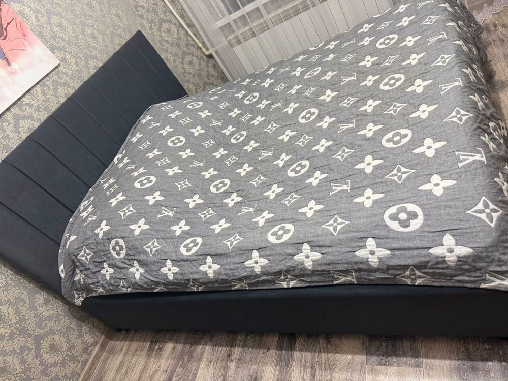Продам бу двуспальную кровать
