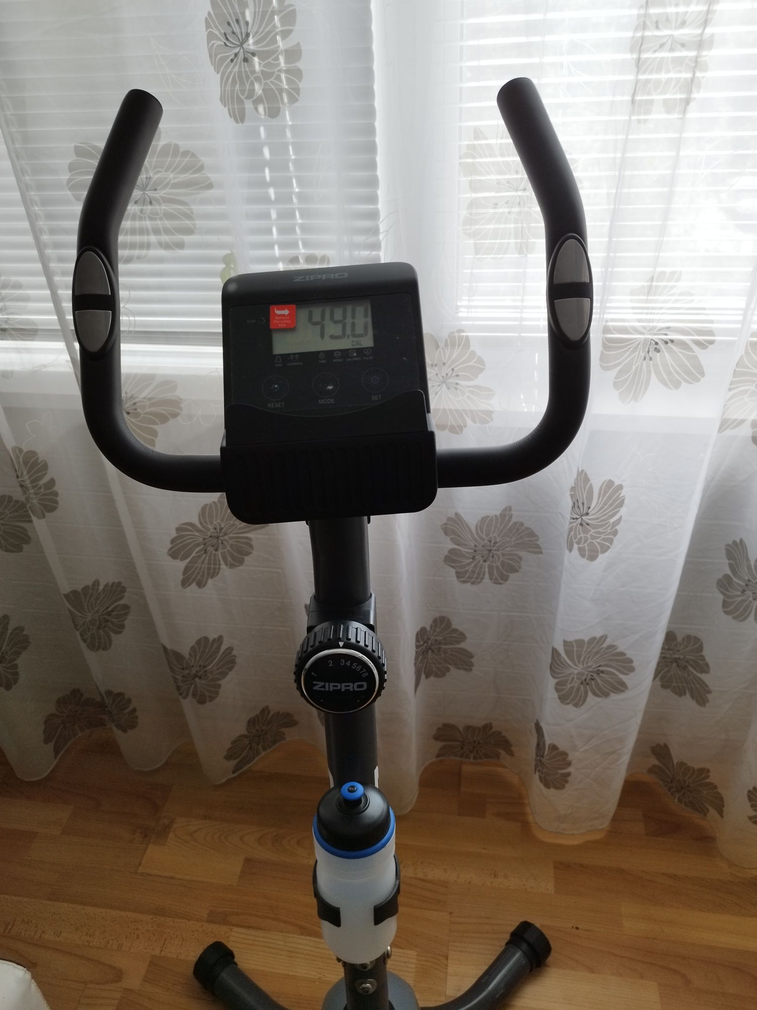 Продавам Велоергометър Zipro Beat