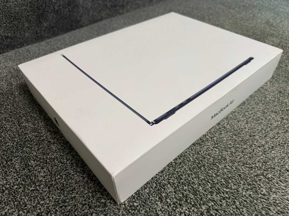 Apple / MacBook Air 15 / M3 2024 / 16+512 / Midnight / 7 Incarcari