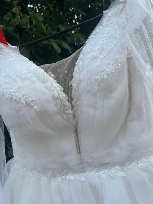 Rochie de Mireasă Elegantă – Mărimea 42–44