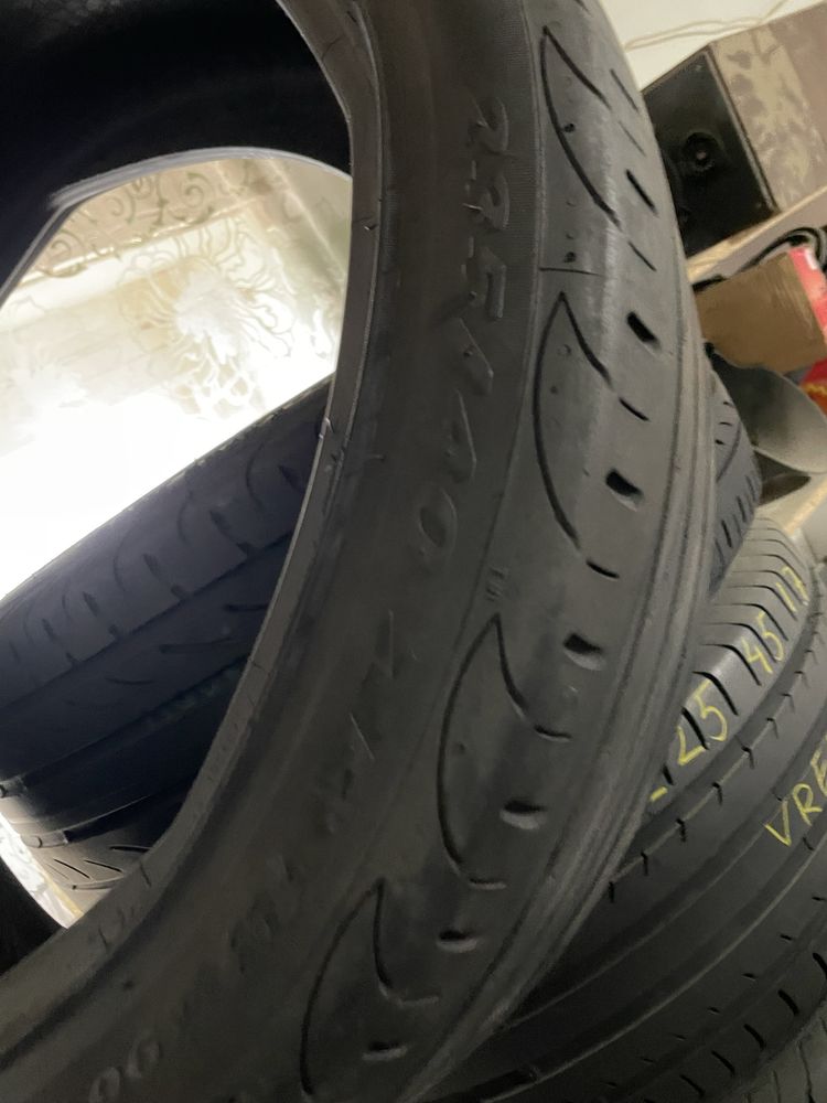 Продам шины 235/40 R19 покрышки резина колеса