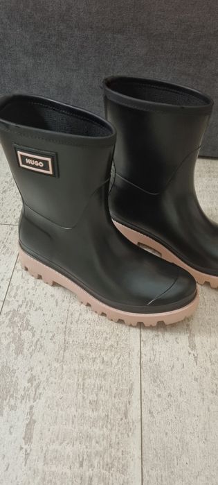 Гумени боти HUGO