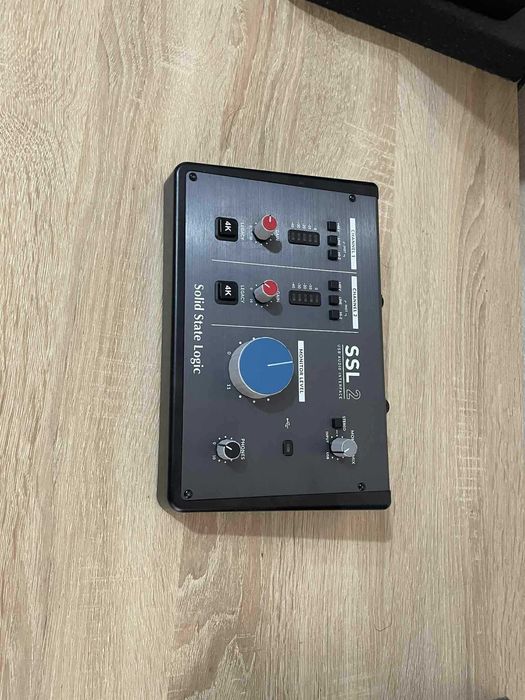 Solid State Logic SSL 2 - аудио интерфейс / саунд карта