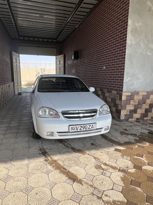 Lasetti sotiladi, 2012 yili,narxi 7000 taqalgani, aybi ozgina petnosi