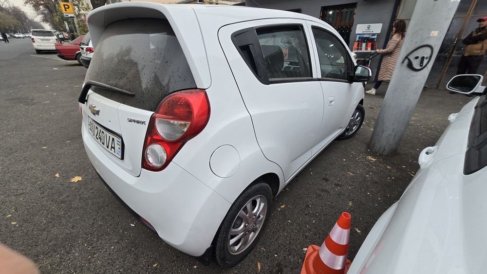 SPARK 2019 год Одни Руки В идеальном состоянии