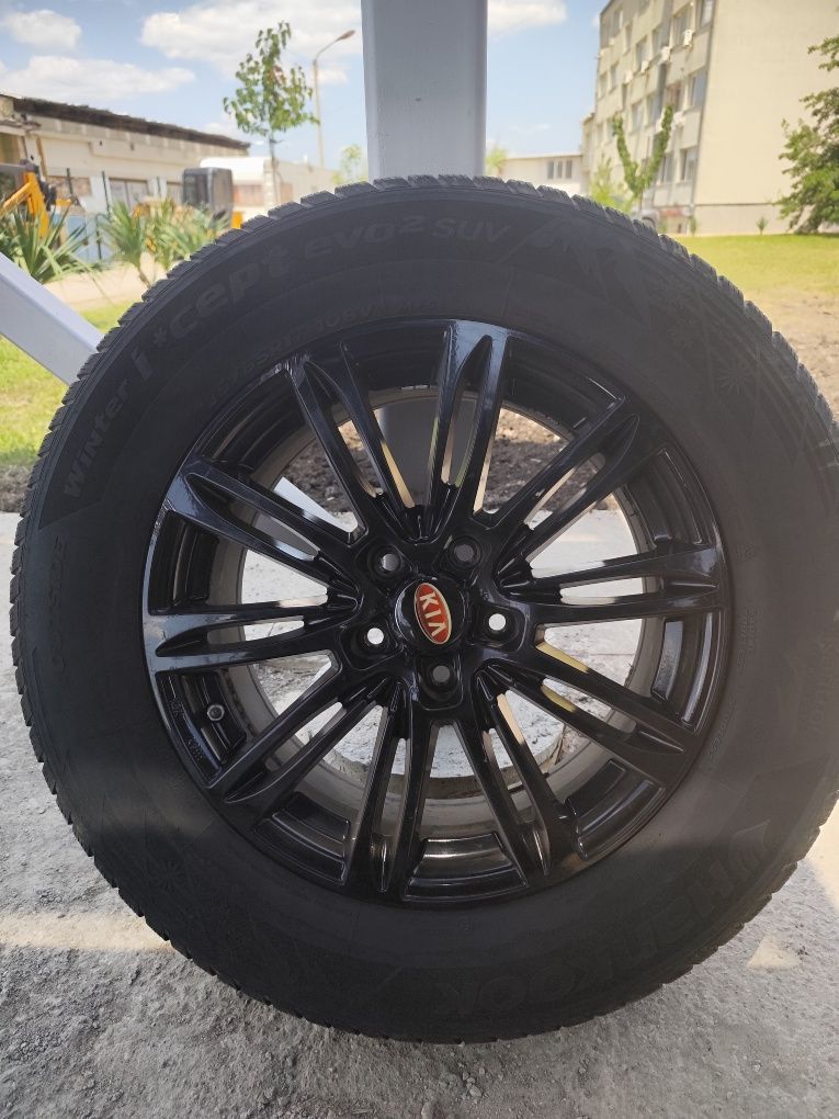 KIA лети джанти със зимни гуми 235/65R17 Hankook