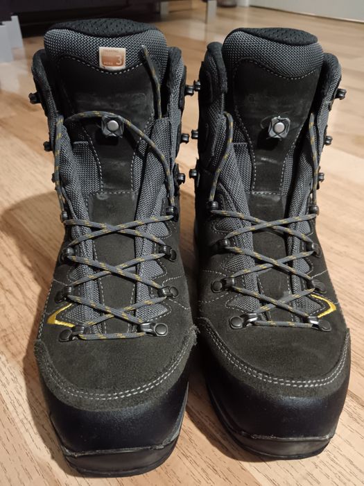 LOWA Vantage GTX Mid