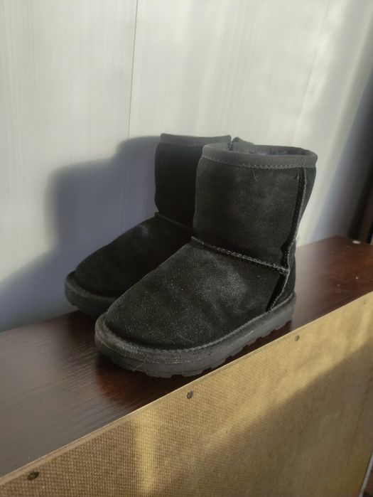 Детские угги на замее, 27 размер, в хорошем состоянии.